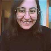 Studentessa laureanda in Scienze Politiche impartisce lezioni di italiano a studenti delle scuole primarie e secondarie