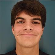 Estudiante UNAV, clases de química claras y prácticas