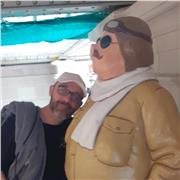 Professionnel depuis 18 ans ( cinema, JV, pubs) , je propose des cours de modélisation et animation 3d pour tous niveaux