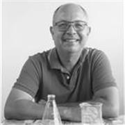 Profesor titulado universitario con más de 25 años de experiencia en el área de la química de bachillerato y universitario 