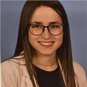 Soy estudiante de segundo curso del grado en matemáticas, estoy capacitada para dar esta asignatura a todos los niveles