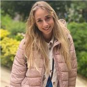 Profesora de Inglés con experiencia y buena metodología en el estudio de la Lengua Extranjera.