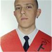 Profesor de clases particulares, con título de inglés nivel C1, y bachillerato con mención honorífica. Tengo experiencia también.