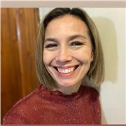 Trabajo de manera complementaria la formación de fonoaudióloga junto a las materias que dictan los colegios