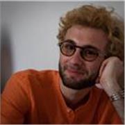 Diplomato al liceo classico, laureando in lingue e letterature straniere offre ripetizioni di latino, italiano, francese