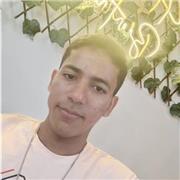 Me defino como una persona que da lo necesario para el material que se estudia