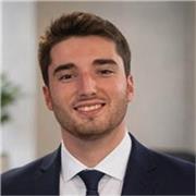 Estudiante de Ingeniería Informática con experiencia ayudando a alumnos de primeros cursos en programación, especialmente Python. 