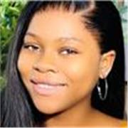 Prof donnant des cours a distance pour primaire et secondaire. 