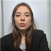 Profesora titulada con bachillerato. Estudiante de grado en Trabajo Social