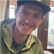 Mit der deutschen Muttersprache in Österreich aufgewachsen, in Amerika lebend und Englisch sprechend