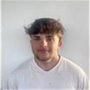 Estudiante de ADE en inglés con titulación oficial de B2 y experiencia impartiendo apoyo a alumnos de ESO y primaria .