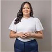 Me defino como una persona proactiva, me gusta enseñar cómo funcionan las herramientas del marketing digital y más 