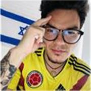 Profesor de español, francés, lectura crítica e investigación, imparte clases a niños y jóvenes de todas las edades