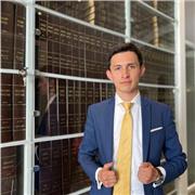 Tu profe de Derecho Comercial, Derecho Laboral y Derecho Penal