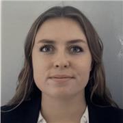Professeur de maths avec expérience aime accompagner les collégiens/lycéens en cours de mathématiques en ligne.