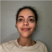 Profesora de inglés imparte clases para niños de todas las edades