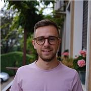 Software engineer impartisce lezioni di informatica base