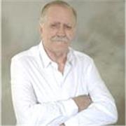 Profesor nativo titulado, nivel C2 del MCERL, da clases para todos los niveles. Presencial