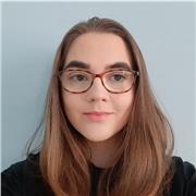 English tutor with a degree in Language and Linguistics, offering online sessions to a range of ages.