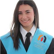 Maestra de Educación Infantil con certificado B2, con experiencia con niños y niñas de 0-12 años.