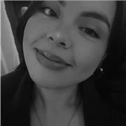 Profesora de idiomas con clases online dinámicas y personalizadas para niños, jóvenes y adultos