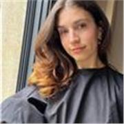 Soy graduada en Biotecnología y tengo un Máster de Reproducción Humana Asistida. Podría enseñar a todas las edades. 