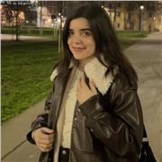 Neo-laureata magistrale offre ripetizioni di inglese e tedesco fino a livello avanzato, oltre a supporto in materie umanistiche come storia, educazione civica, diritto e relazioni internazionali