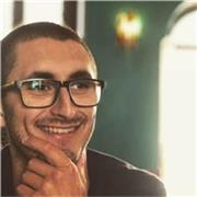 Docente di discipline letterarie presso un liceo scientifico e linguistico propone lezioni di italiano e latino per scuole medie e superiori