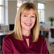 I'm a certified Nutrition & Health Coach who is warm, approachable and client-centred. I help people improve their health.