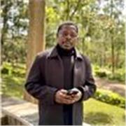 Professeur de langue française disponible, avec besoin et tout. 