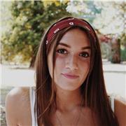 Studentessa di 19 anni che ha appena terminato la scuola superiore. Disponibile per ripetizioni a studenti liceali
