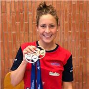 Deportista profesional ofrece clases particulares de natación a domicilio