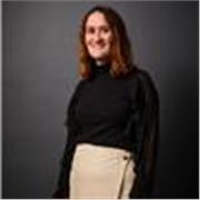 Profesora para Universidad, especializada en social media e influencer marketing.