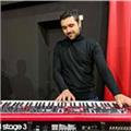 Lezioni di pianoforte, tastiera, hammond, rhodes, clavinet e sintetizzatori con estensione ai vari stili e generi della musica mod