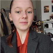 Etudiante qui propose de l'aide aux devoirs jusqu'en 3ème