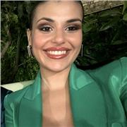 Maestra especialista en inglés y francés y con larga experiencia en la impartición de clases particulares de refuerzo e idiomas