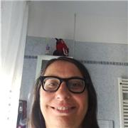 Laureata in economia politica impartisce lezioni di matematica ed economia per I primi anni delle superiori