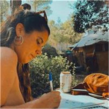 María