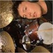 Profesor bilingüe titulado en Musica, bateria, percusion, jazz y produccion musical