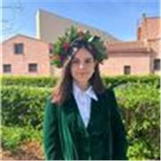 Laureata in Lettere Classiche e Scienze dell'Antichità, offro lezioni di latino, greco, italiano e storia per il liceo