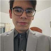 Profesor de Historia, da clases a jóvenes de 15 años en adelante