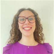 Sono Giulia, sono diplomata al Liceo linguistico e studio Lingue Moderne all’ Università di Trento.