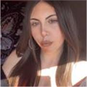 Título de B1 certificado, y estudios de Bachillerato.