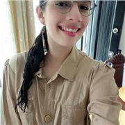 Profesora con conocimientos en ambiental e inglés, da clases a alumnos en la ciudad de Cali