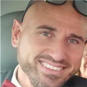 Sono laureato in conservatorio, laurea magistrale in canto lirico, mi piacerebbe impartire lezioni private online o in presenza