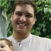 Hola, soy un profesor apasionado por el diseño y la tecnología, con experiencia en multimedia, IA, diseño gráfico y 3D.