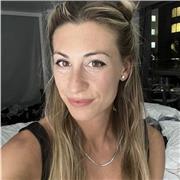 Insegnante di inglese e spagnolo laureata alla scuola interpreti e traduttori di Trieste