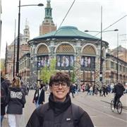 Titulada en comunicación audiovisual con máster en Fotografía Artística da clases de forma online.