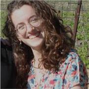 Je peux donner des cours de soutien scolaire et faire de l'aide aux devoirs à des élèves en primaire ainsi que des cours de français pour des primaires et collégiens