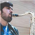 Doy clases particulares de saxofón y clarinete a todos los niveles, tengo pacencia y dedicacion con cada alumno